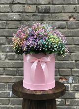Цветочная композиция из Гипсофила и Розы в шляпной коробке в Мечниково