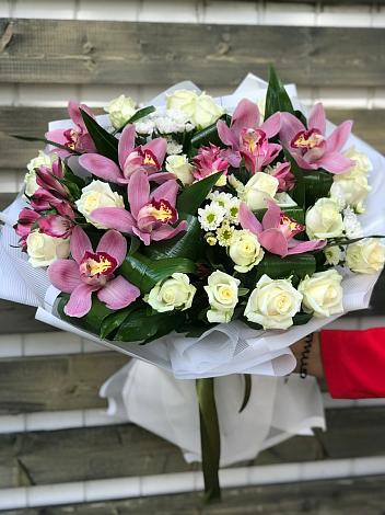 Букет цветов из: Розы и Хризантемы в Мечниково