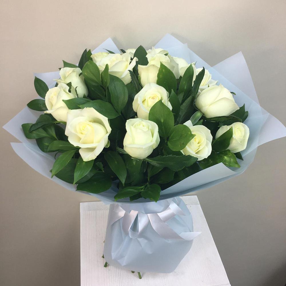 Букет 15 Белых роз Проуд в Мечниково
