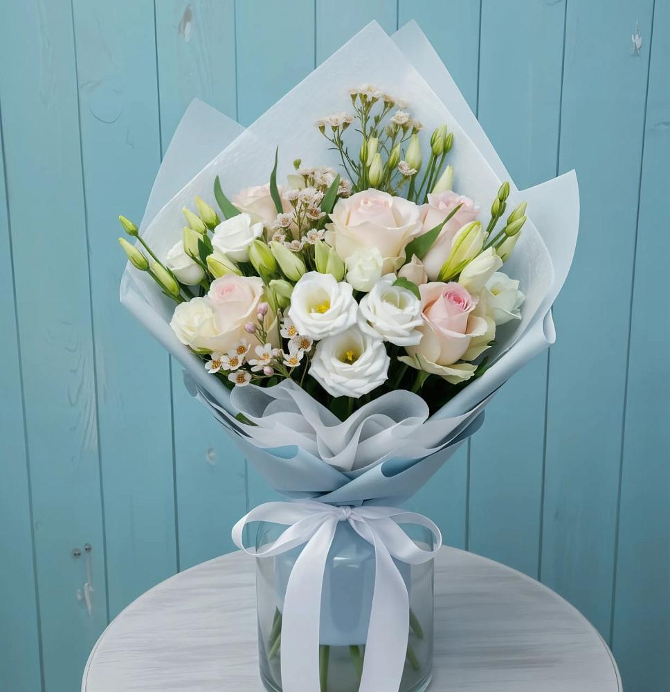 Букет цветов из: Розы и Лизиантусы в Мечниково