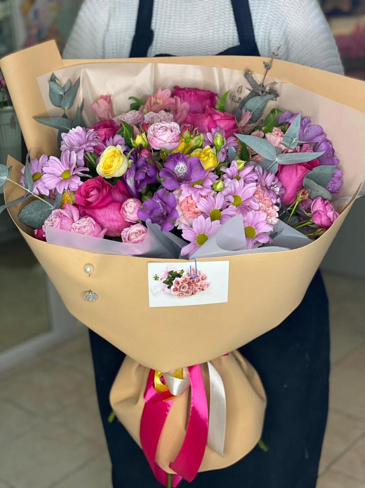 Букет цветов из: Хризантемы, Гвоздики и Альстромерии в Мечниково