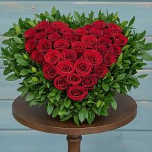 Цветочная композиция из Розы в виде сердца в Мечниково