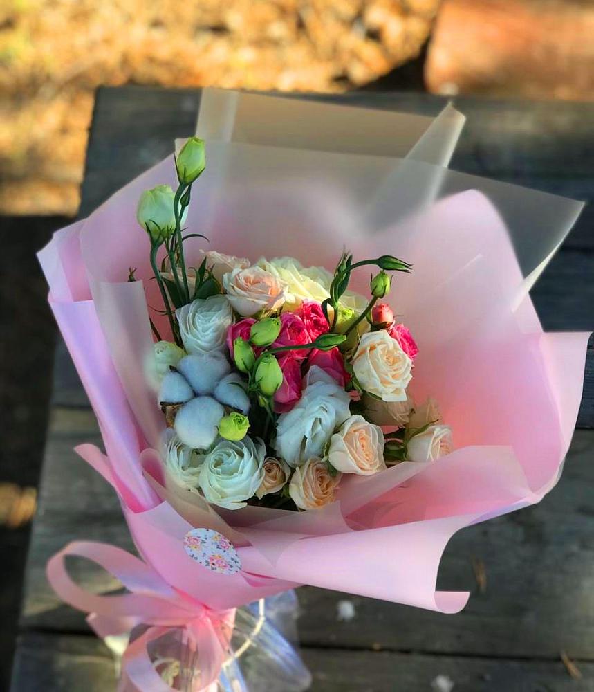 Букет цветов из: Розы и Лизиантусы в Мечниково