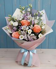 Букет цветов из:  Лизиантусы, Розы, Альстромерии и Гипсофила в Мечниково