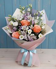 Букет цветов из:  Лизиантусы, Розы, Альстромерии и Гипсофила в Мечниково