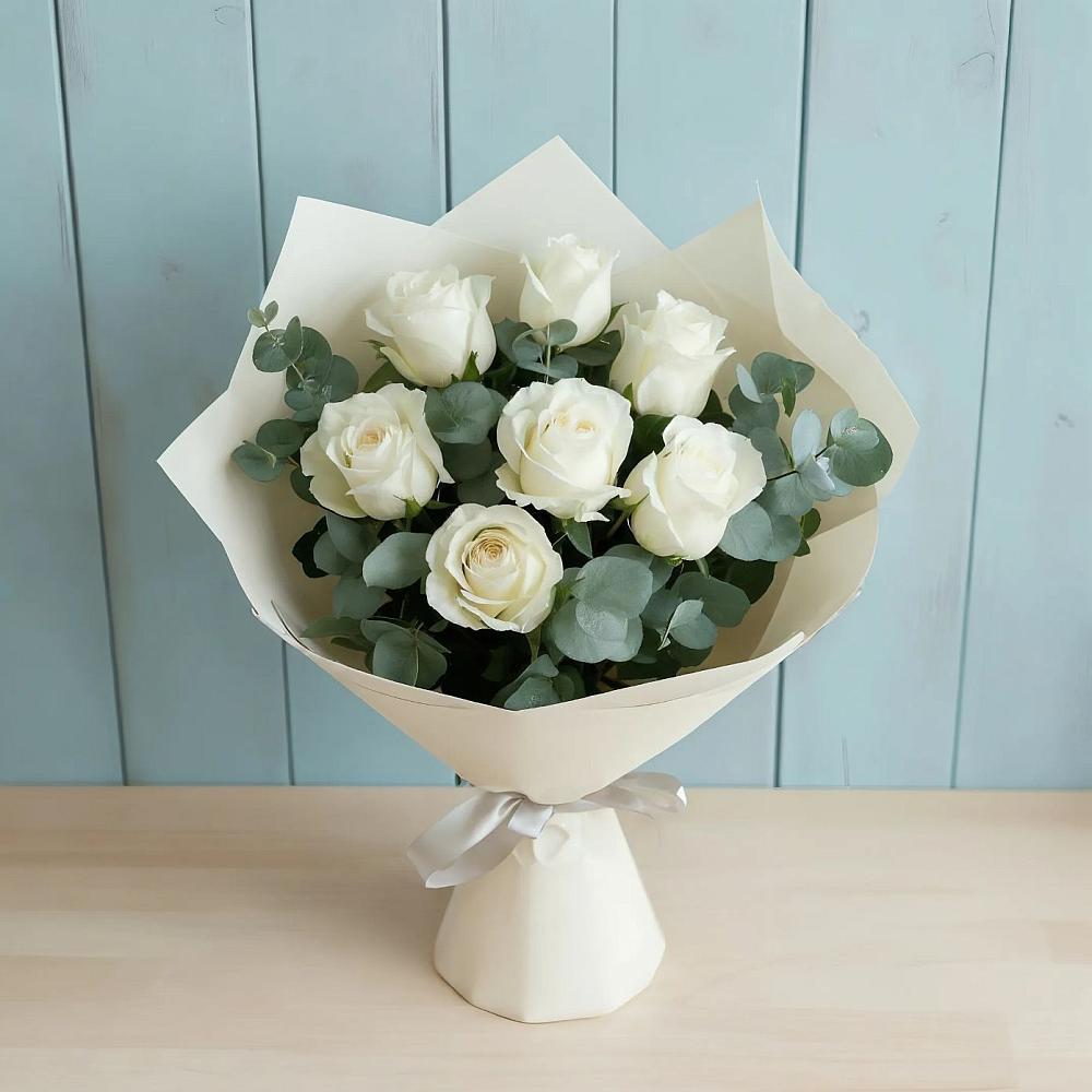 Букет Белые розы в Эвкалипте в Мечниково