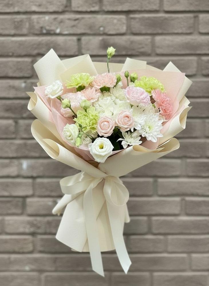 Букет цветов из: Гвоздики, Розы, Лизиантусы и Хризантемы в Мечниково