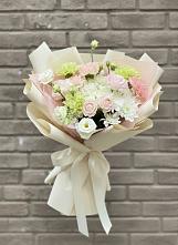 Букет цветов из:  Гвоздики, Розы, Лизиантусы и Хризантемы #REPLACE_PRED# Мечниково
