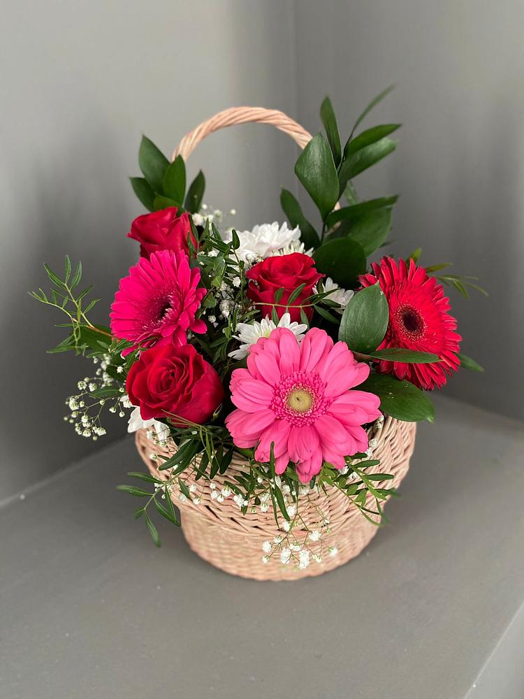 Цветочная композиция из Розы, Хризантемы и Герберы в корзине в Мечниково