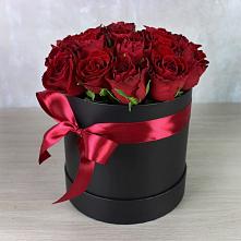 Цветочная композиция из Розы в шляпной коробке в Мечниково
