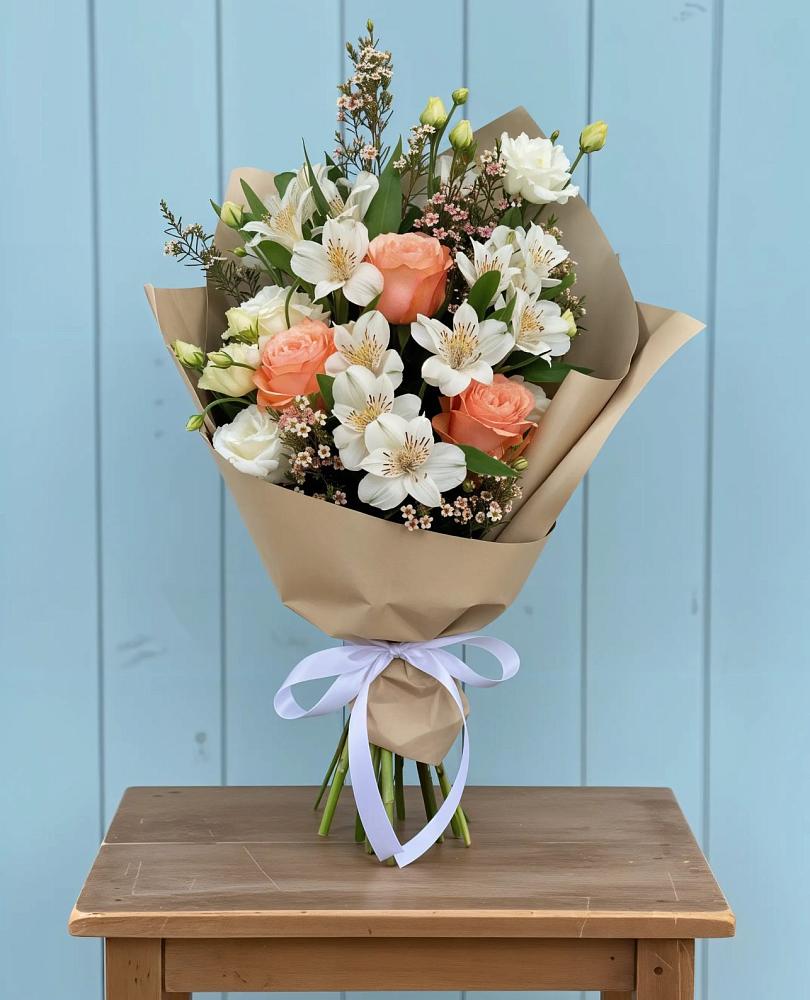 Букет цветов из: Альстромерии, Лизиантусы, Розы и Хризантемы в Мечниково